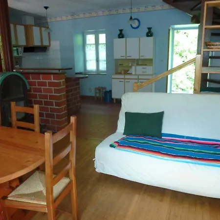 Salau Crusous Communal בית נופש *