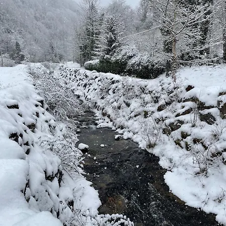 בית נופש Salau Crusous Communal *