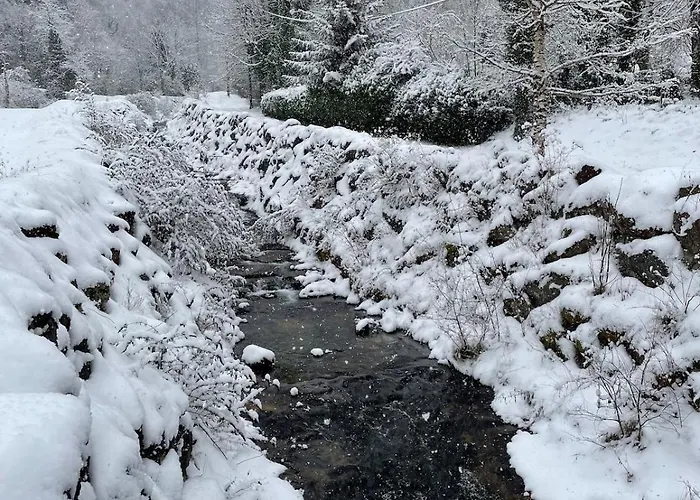 בית נופש Salau Crusous Communal *